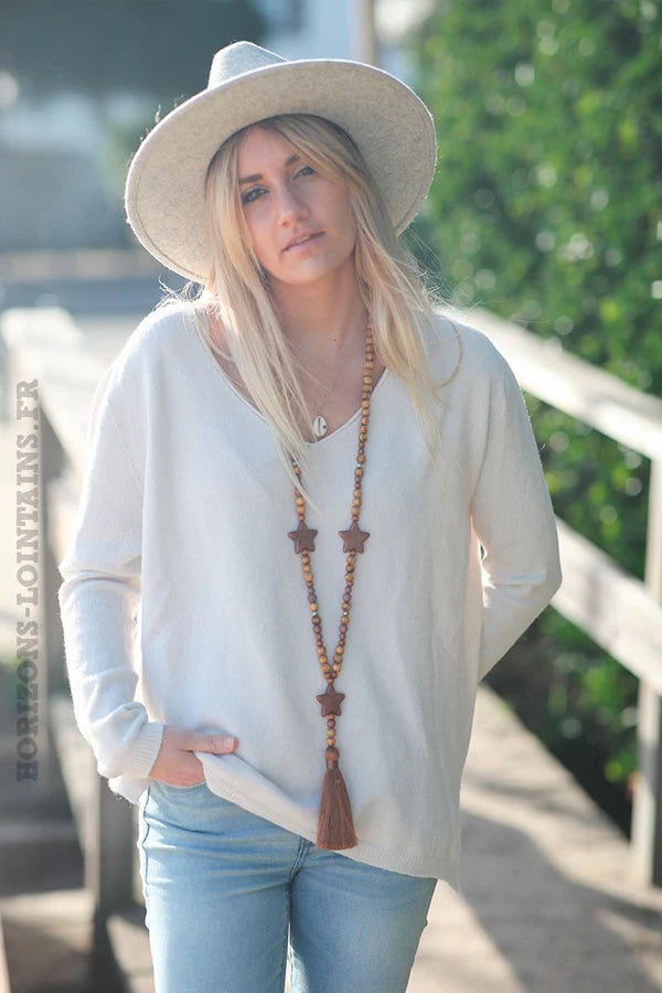 Cream soft basic V-neck sweater