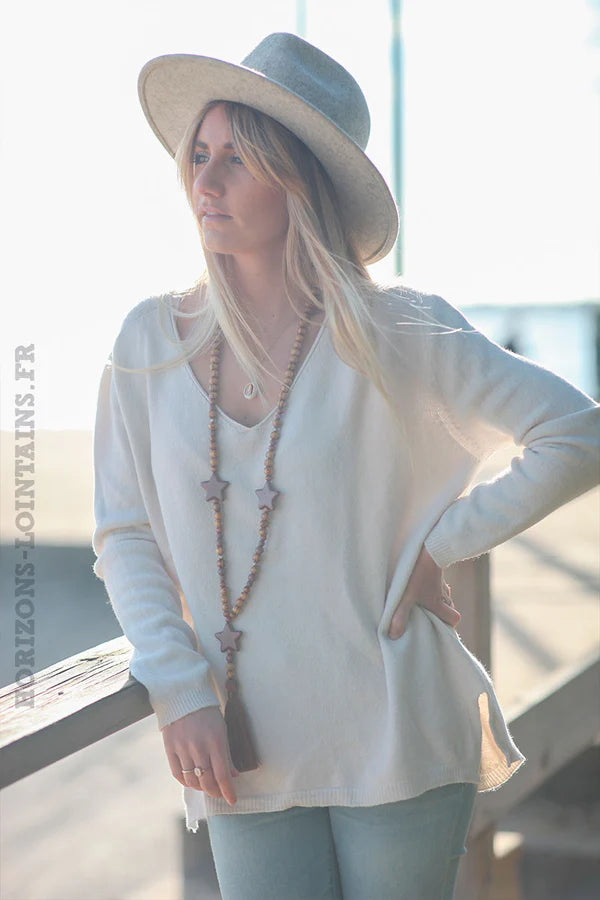 Cream soft basic V-neck sweater