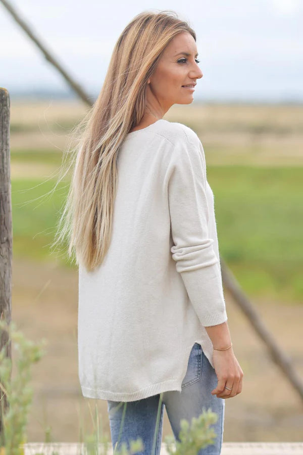Cream soft basic V-neck sweater