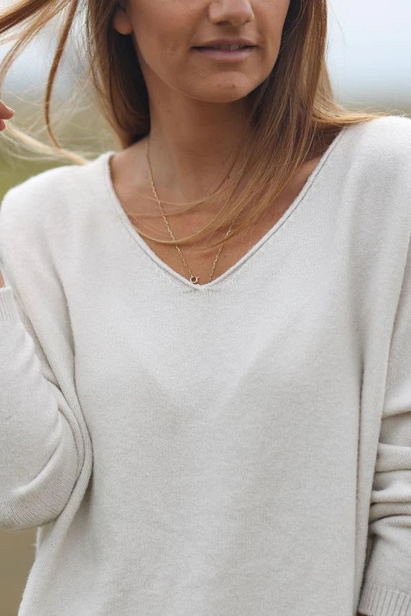 Cream soft basic V-neck sweater