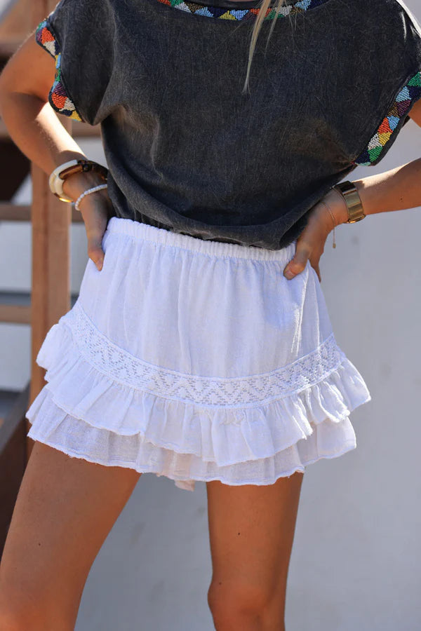 White linen woven skort with lace detail