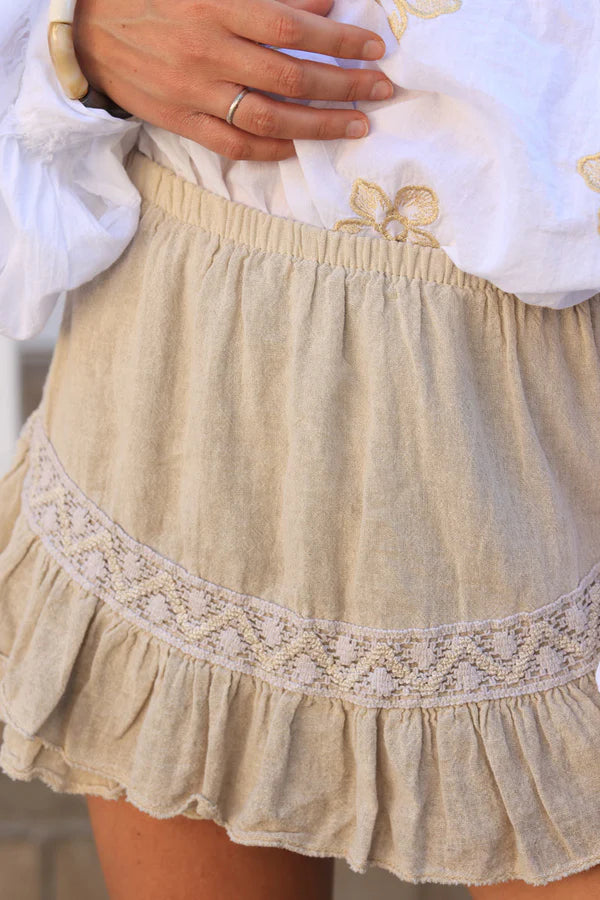 Beige linen woven skort with lace detail