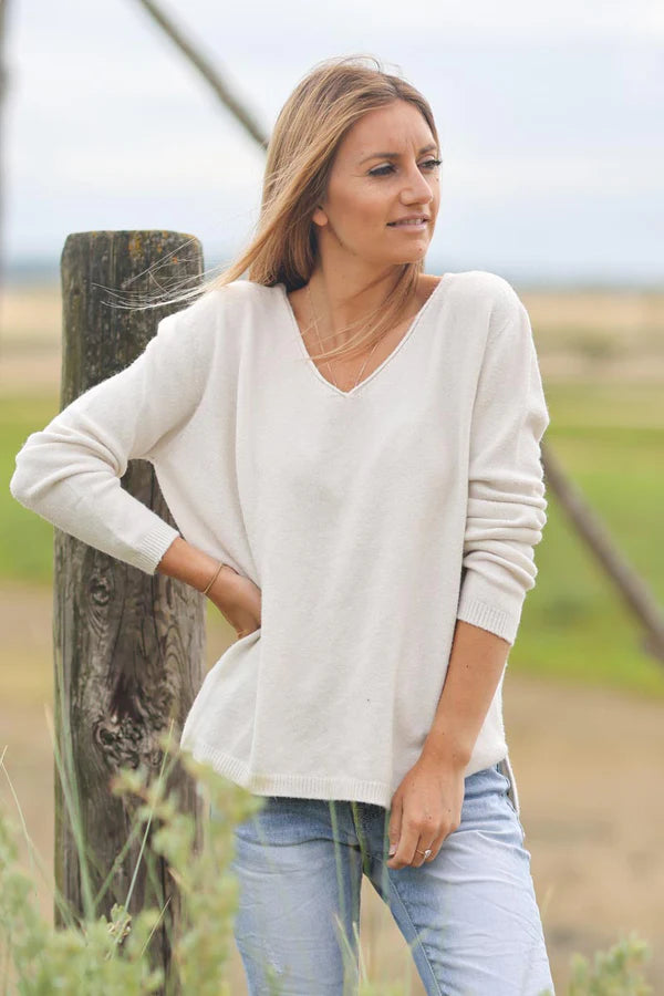 Ecru soft basic V-neck sweater