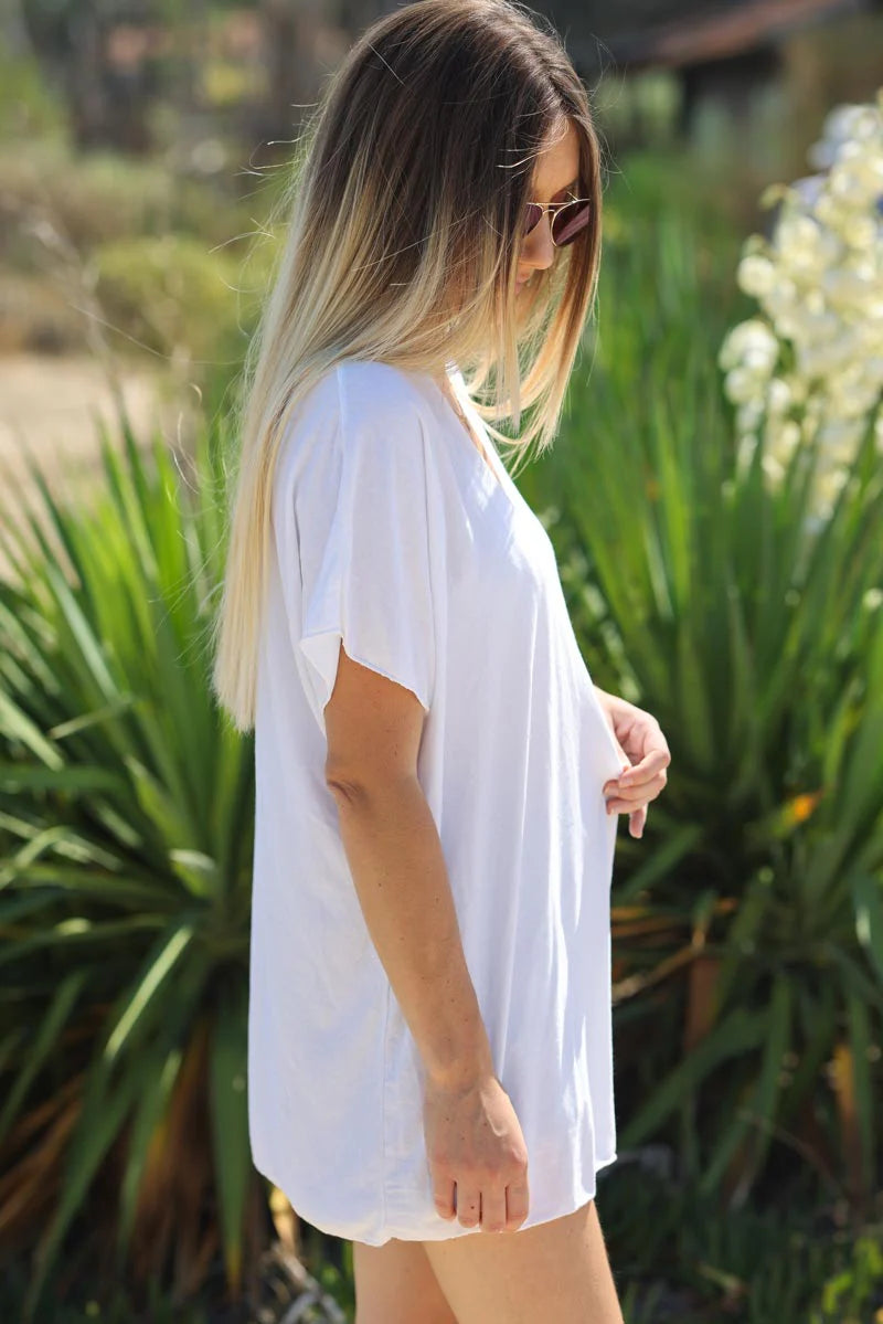 Relaxed fit white v-neck top